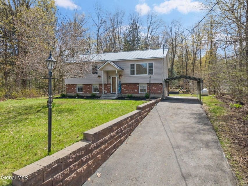 521 N Creek Road, photo 1