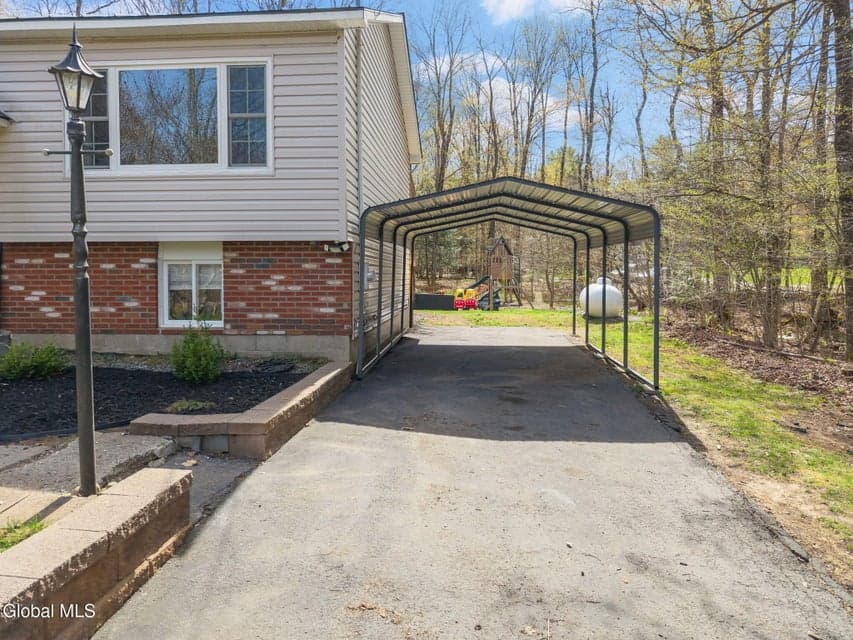 521 N Creek Road, photo 3
