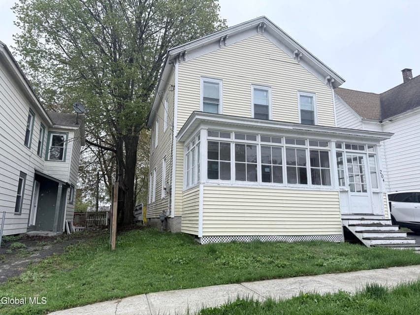 204 Glebe Street, photo 1