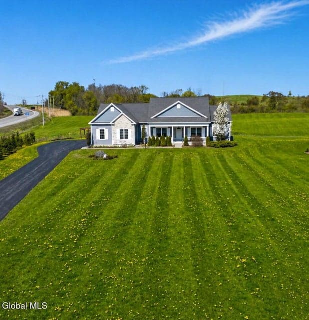 103 Joann Way, photo 4