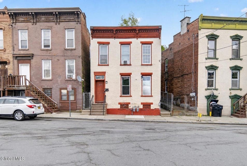 1216 5th Avenue, Troy, NY 12180