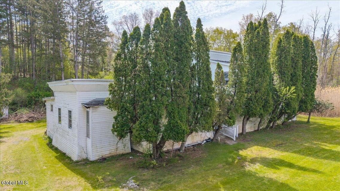 1136 River Road, photo 3