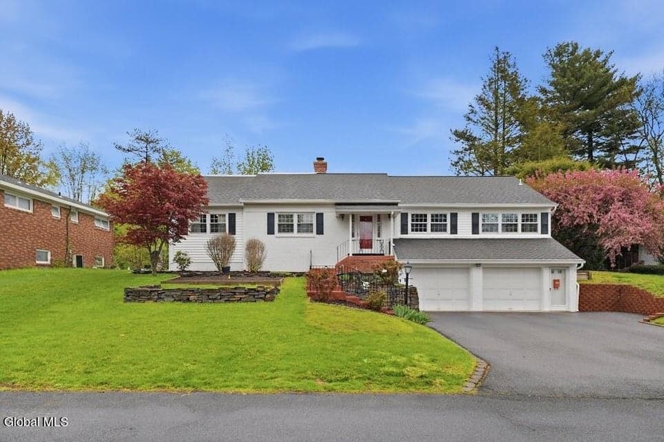 7 Harding Street, Albany, NY 12208