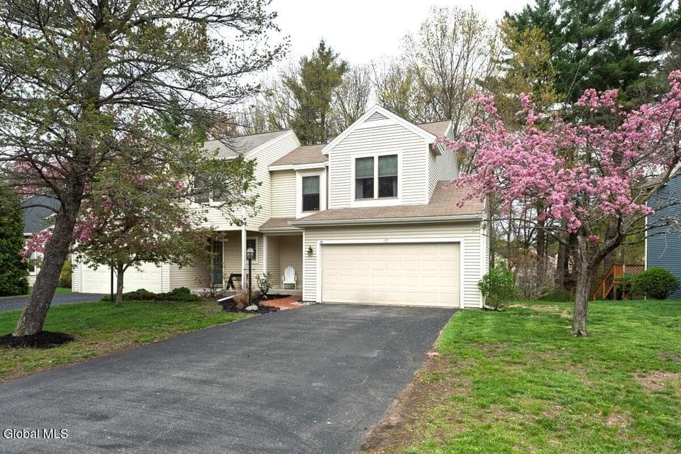 117 Garnett Lane, Guilderland, NY 12159