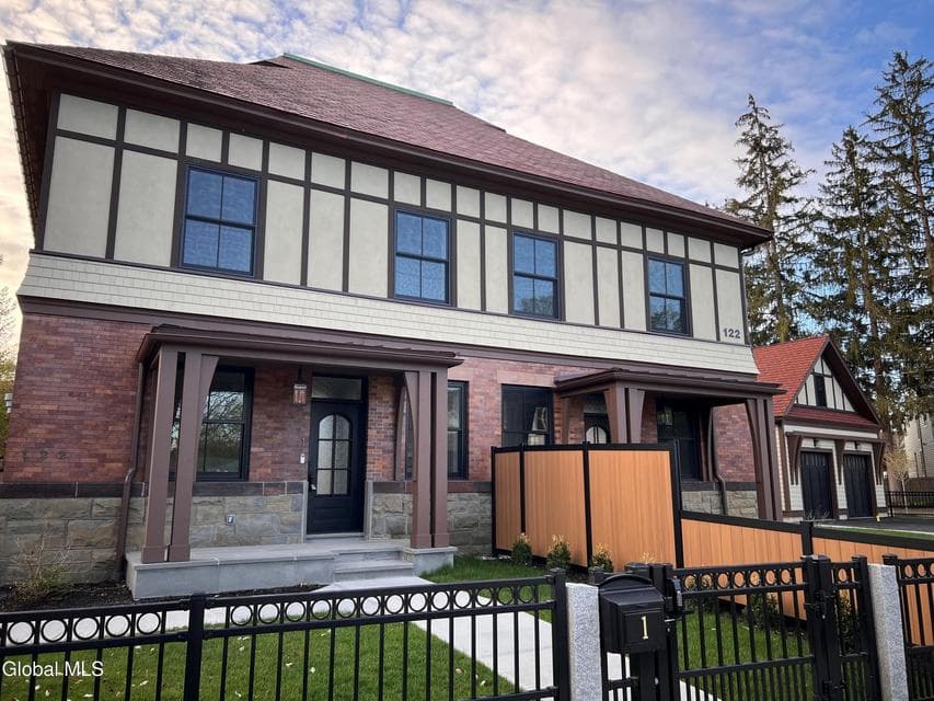 122 Regent Street #Unit 1, Saratoga Springs, NY, photo 2