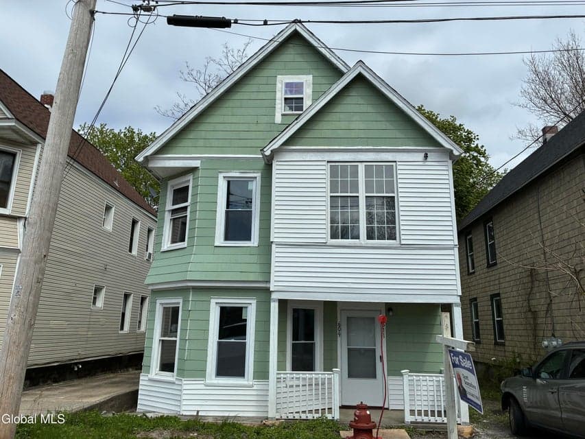 609 Bluff Avenue, Schenectady, NY 12303