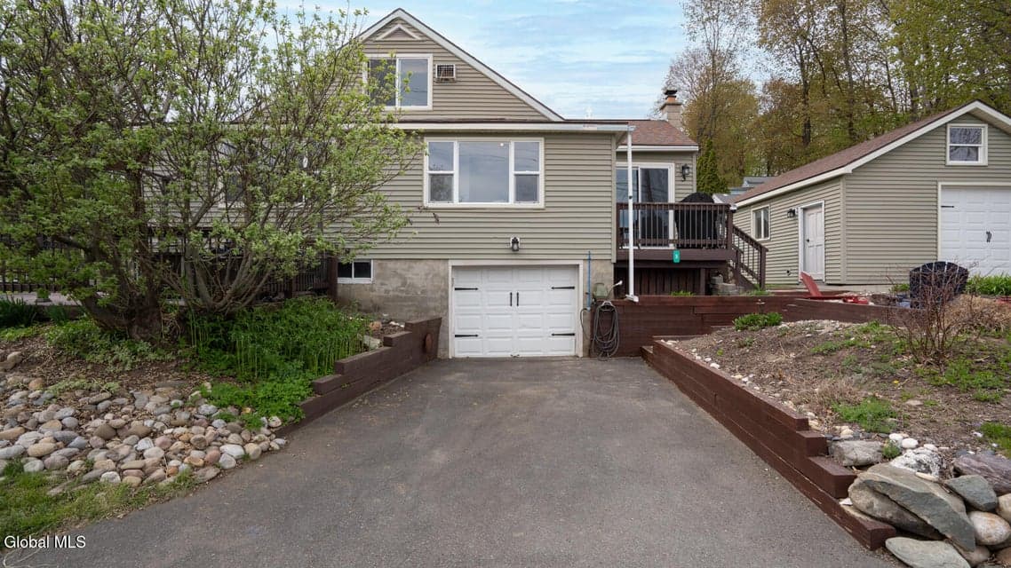 3 Lakeshore Drive, photo 2