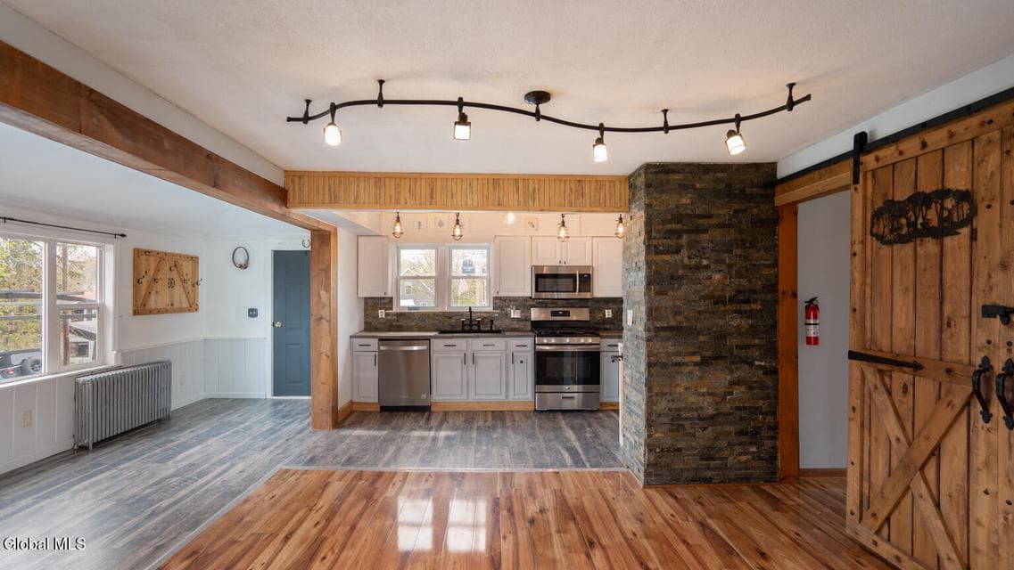 3 Lakeshore Drive, photo 4