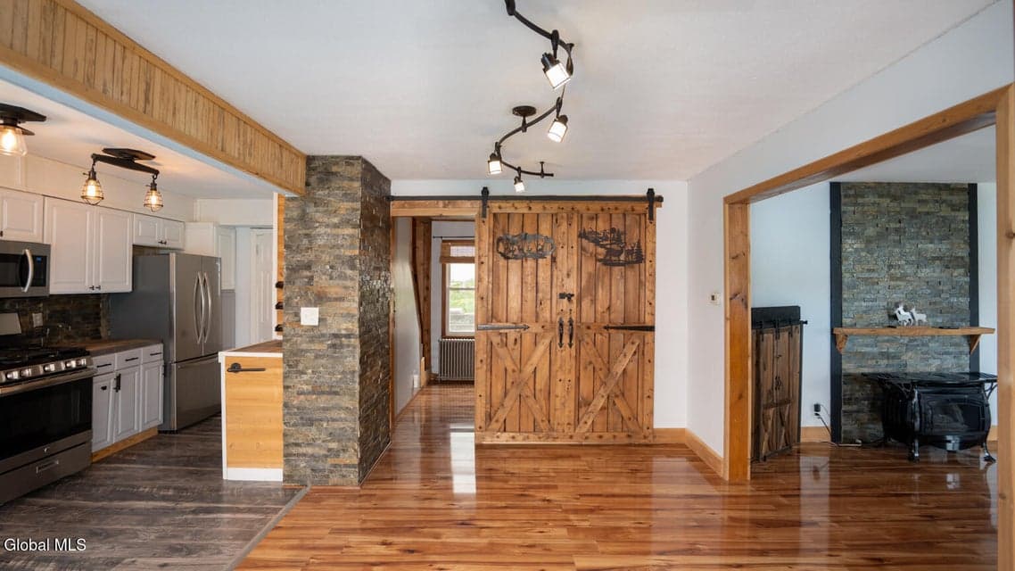 3 Lakeshore Drive, photo 5