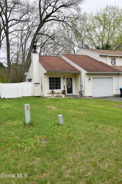 141 Tallow Wood Drive, photo 3