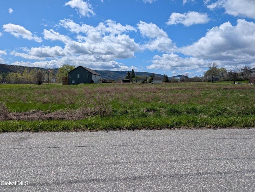 24 Outlet Drive, Ticonderoga, NY 12883