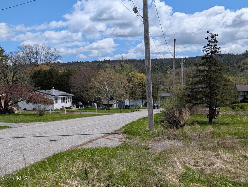 24 Outlet Drive, photo 4