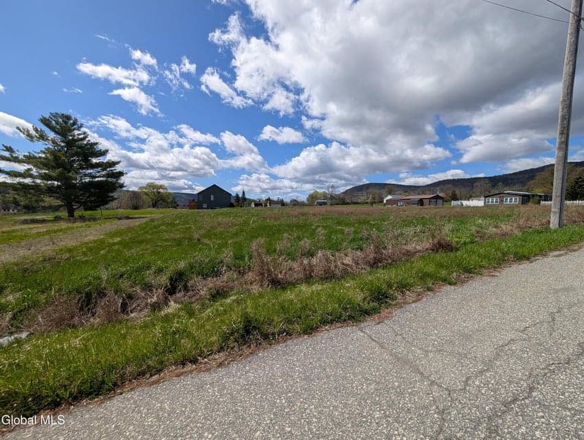 24 Outlet Drive, photo 5