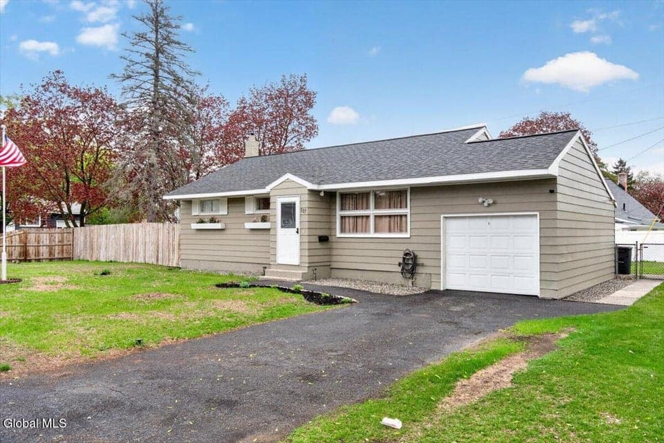117 Locust Park, photo 2