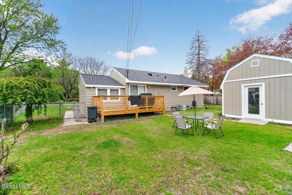 117 Locust Park, photo 5