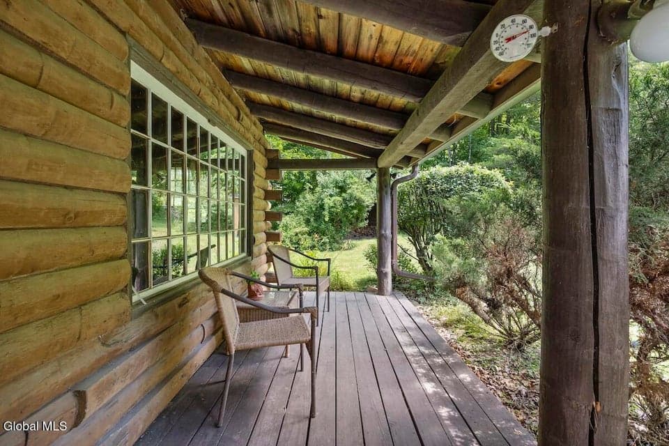 284 Hall Hill, photo 3