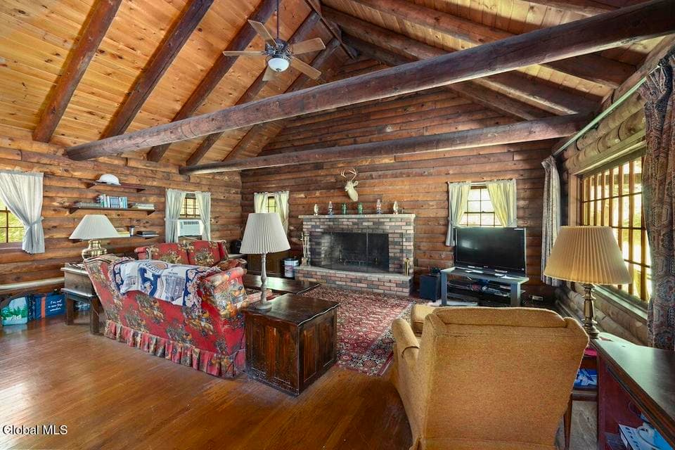 284 Hall Hill, photo 4