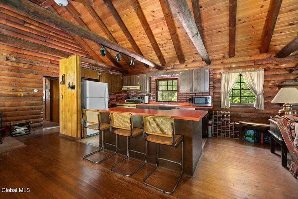 284 Hall Hill, photo 5