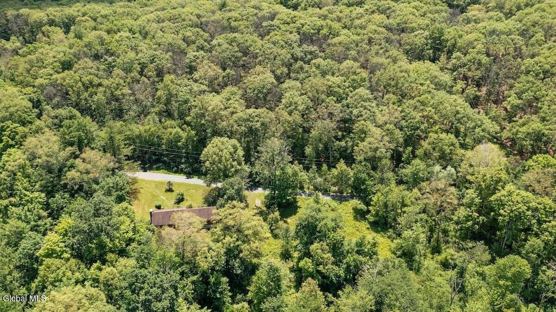 284 Hall Hill, photo 2
