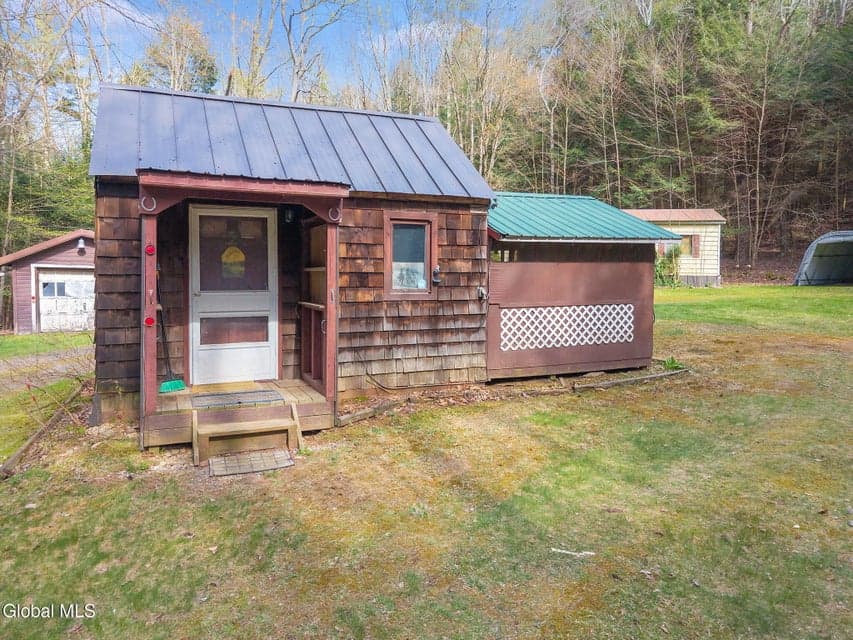 2284 Pumpkin Hollow Road, Davenport, NY 13820