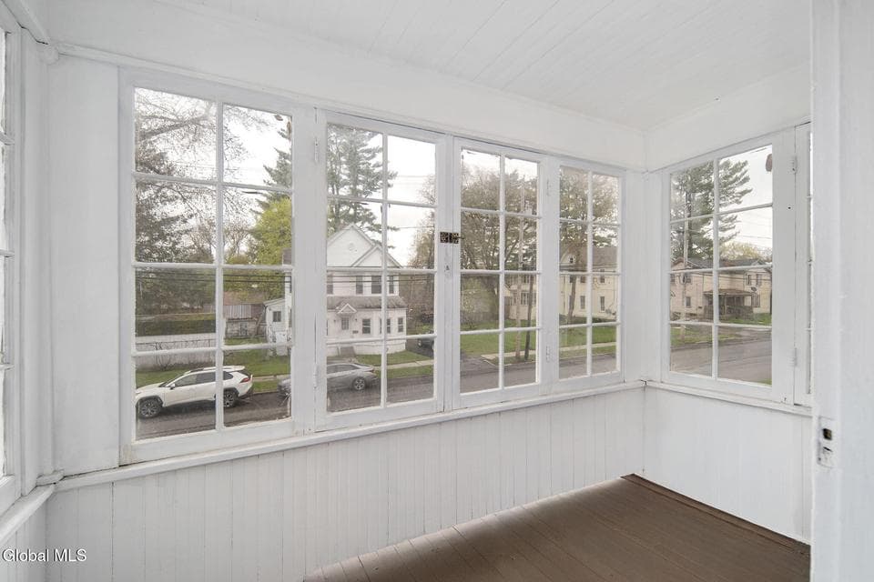 170 Kingsboro Avenue, photo 3