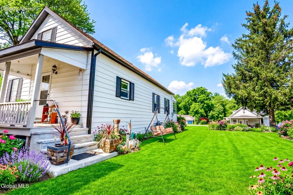 1142 River Road, Schaghticoke, NY 12182