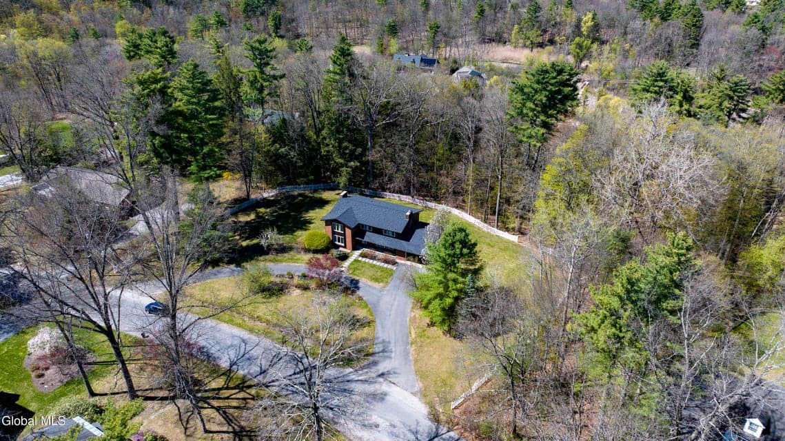 15 Roberts Lane, photo 2