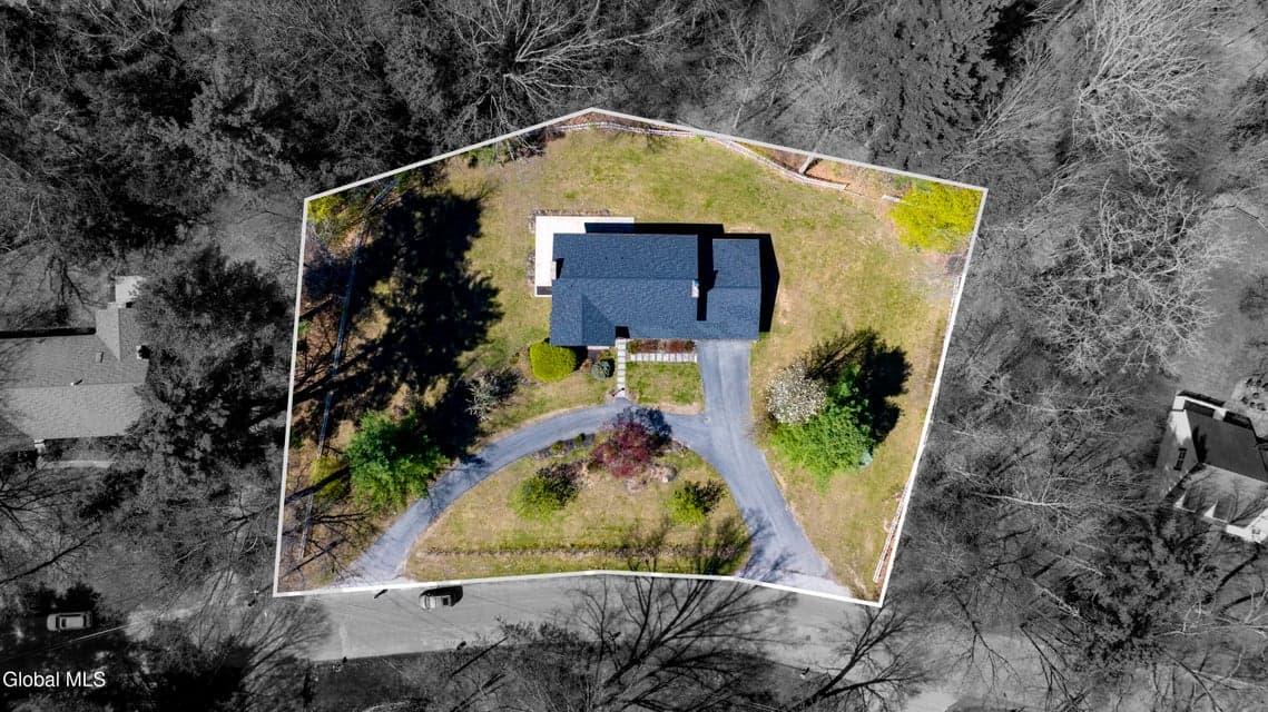 15 Roberts Lane, photo 5