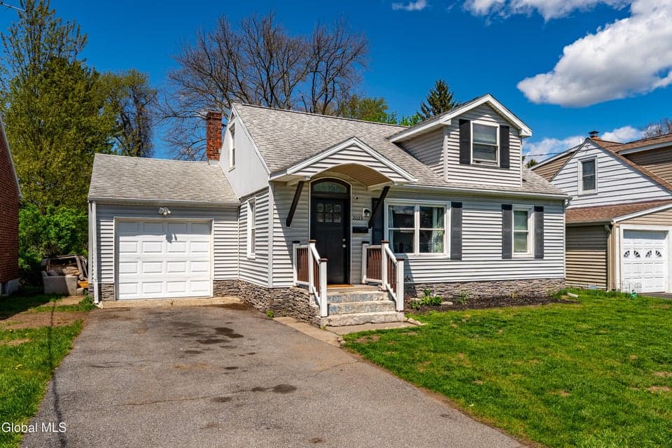 2023 Robinwood Avenue, photo 5