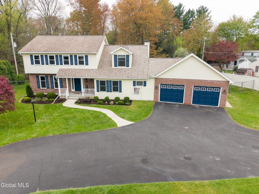 130 C Kenwood Avenue, Bethlehem, NY 12054