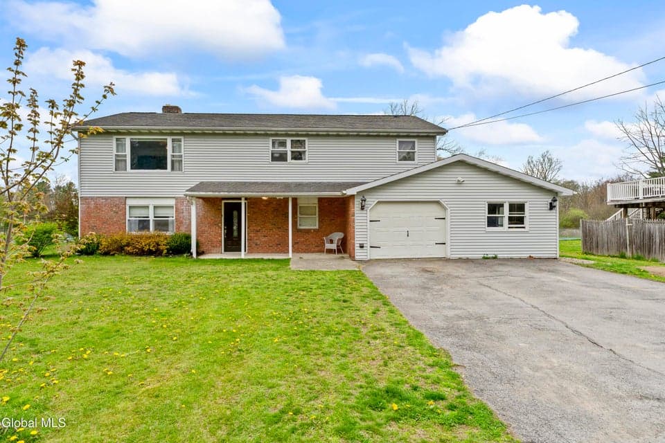 1 Walter Road, Brunswick, NY 12180