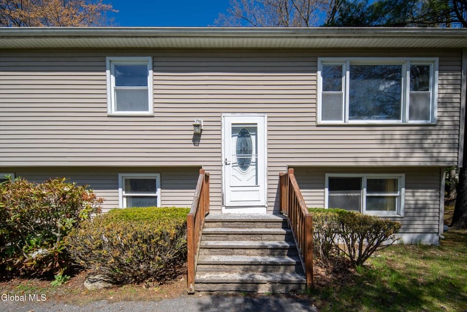 48 Wilshire Drive, photo 2