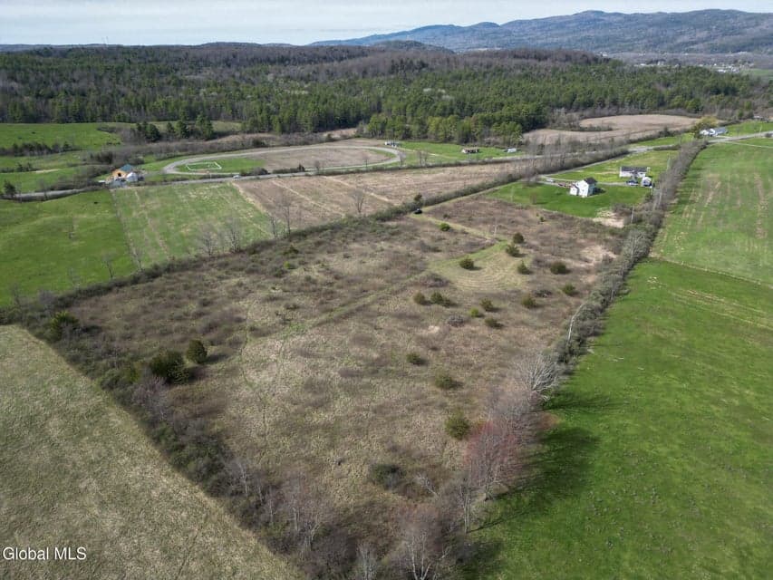 39 Valleyview Way, Whitehall, NY 12887