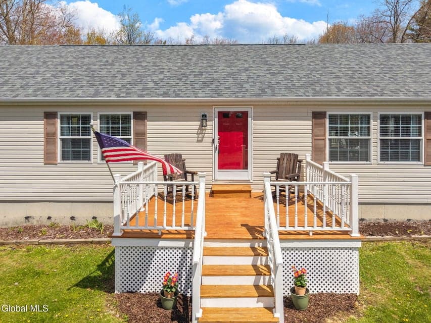 545 Meade Road, photo 2