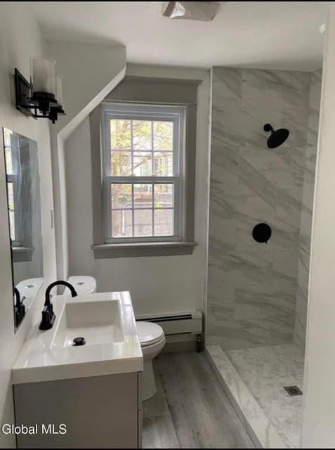 661 Myrtle Avenue, photo 2