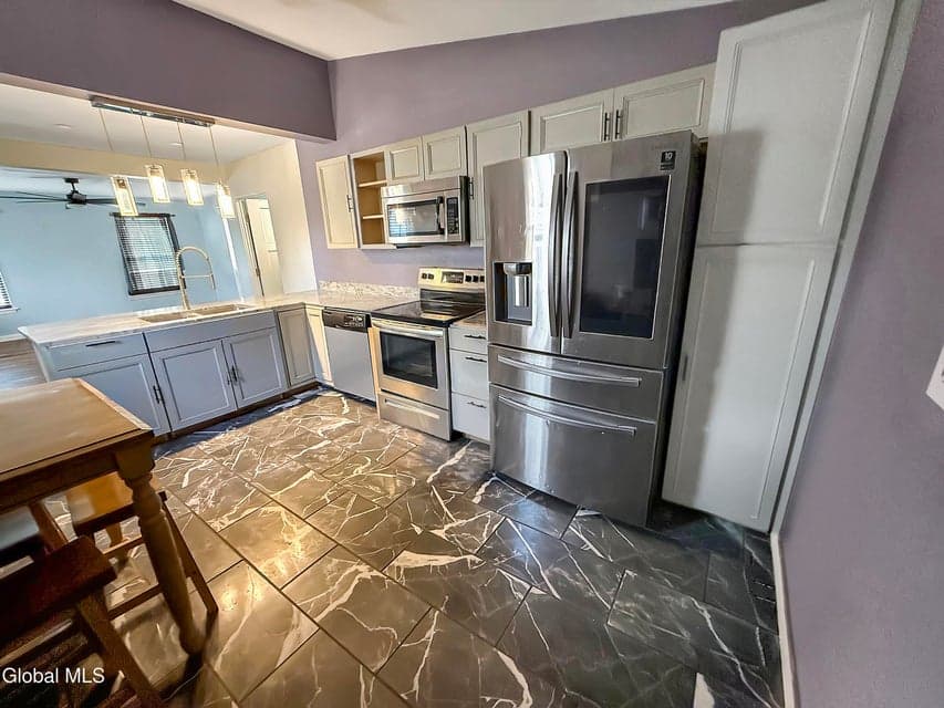 70 Westerlo Street, photo 2