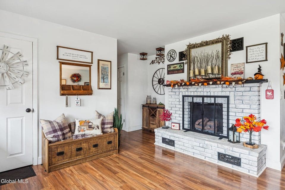 64145 NY-10, photo 4