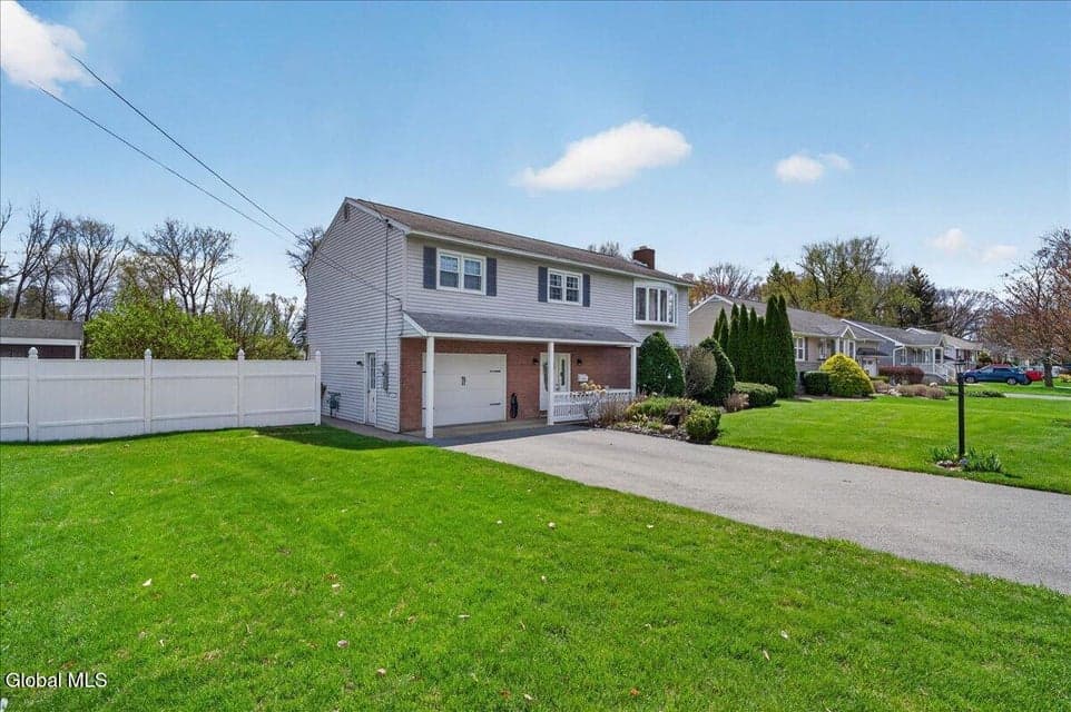 2158 Robinwood Avenue, photo 2
