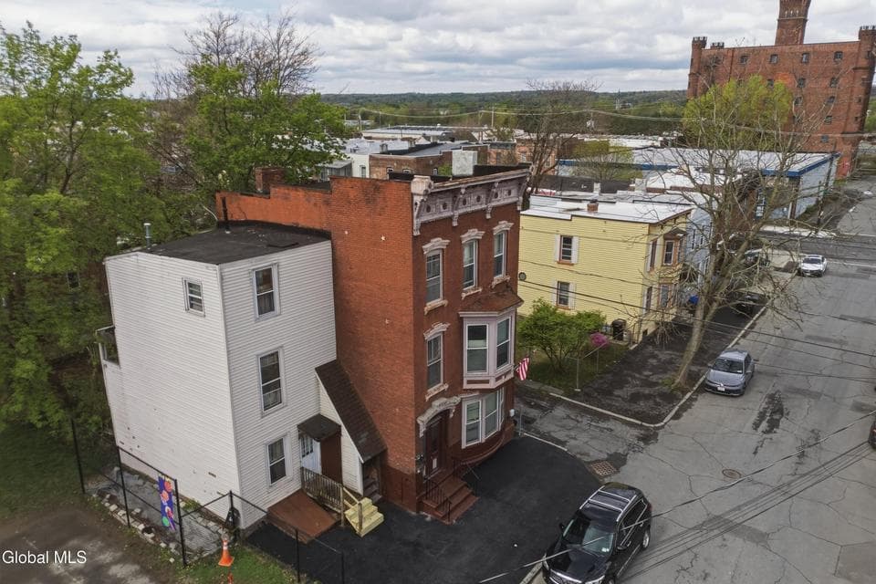 151 Jackson Street, photo 2