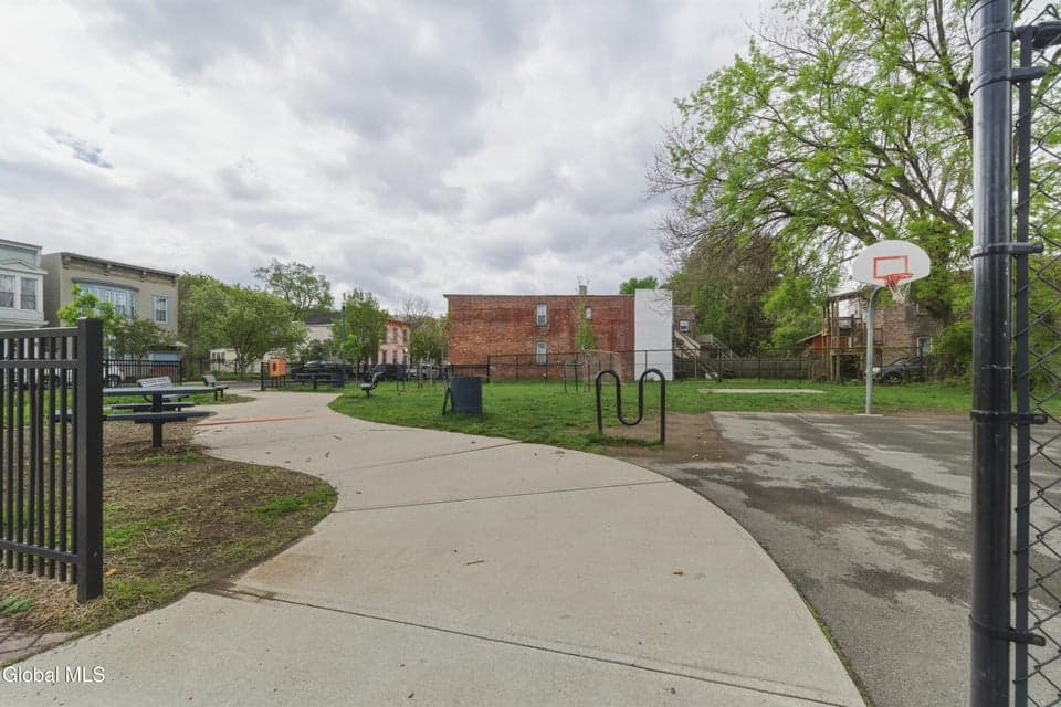 151 Jackson Street, photo 4