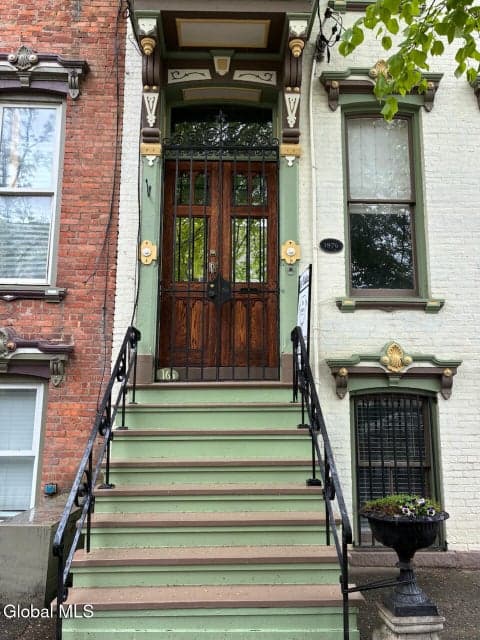 165 Lancaster Street, photo 2