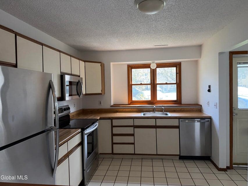 10 Bennington Way, photo 3