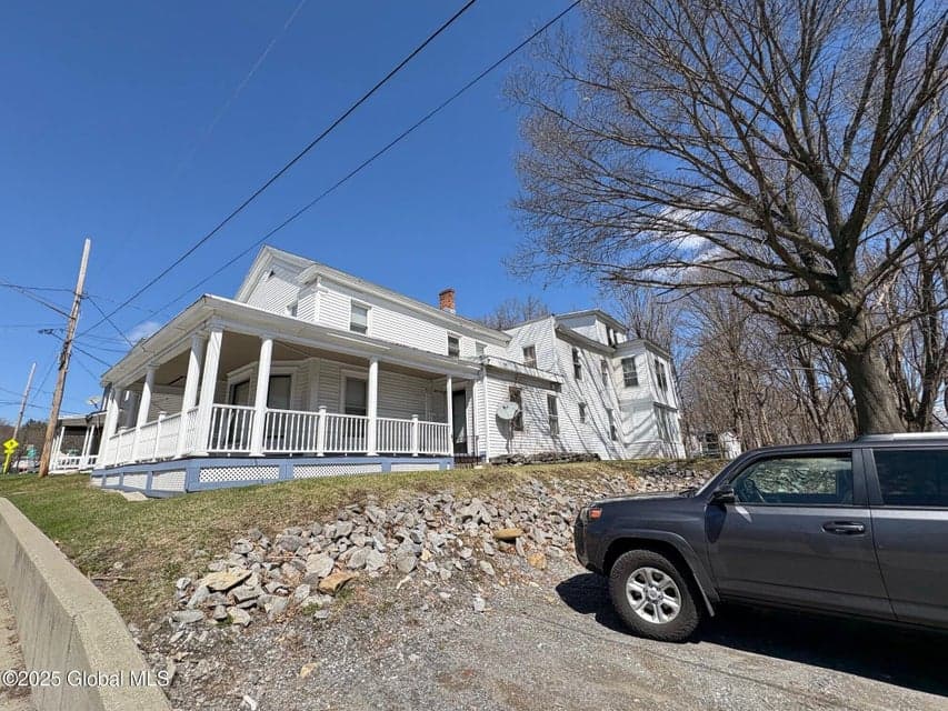 328 Milton Avenue, photo 3