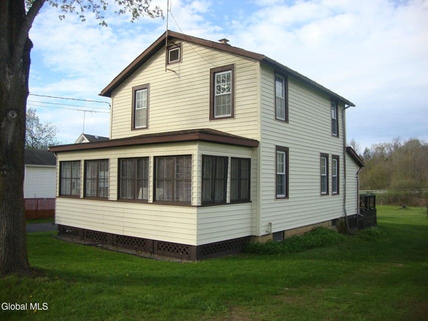 142 New York 169, photo 2