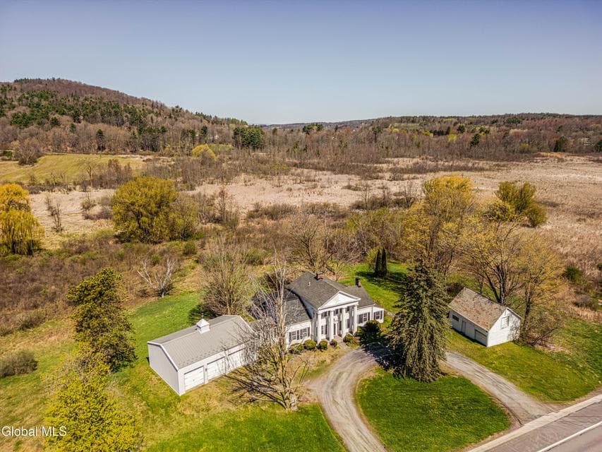 1569 Hoosick Road, photo 2