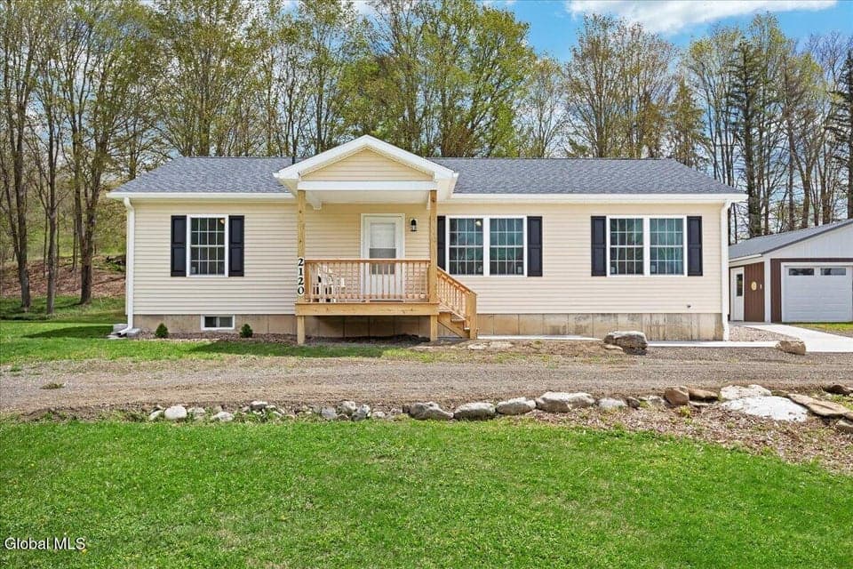2120 County Highway 31, photo 2