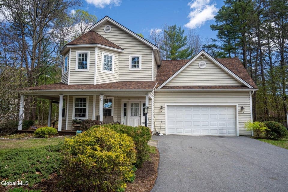 31 Kimberly Lane, Queensbury, NY 12804