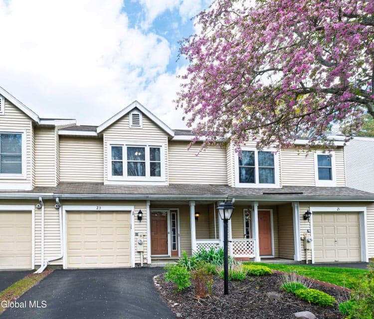 23 Stoney Creek Drive, Clifton Park, NY 12065