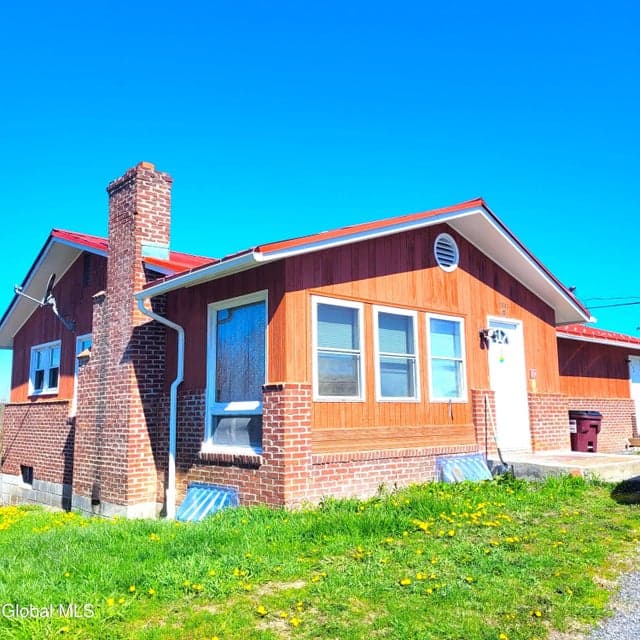 10803 New York 32, Greenville, NY 12083