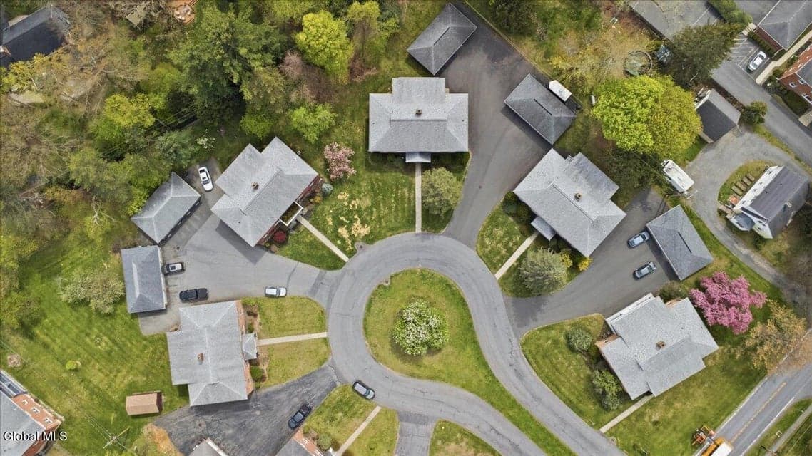 11 Kensington Court, photo 3